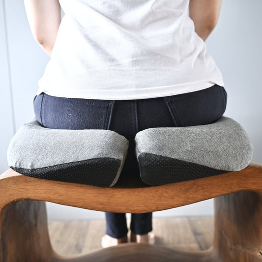 Coussin Coccyx Ergonomique Mémoire de Forme Bureau Voiture| Kumo Seat™